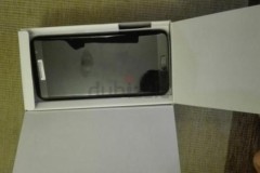 Galaxy S7 Edge lộ 'hàng nóng' kèm phụ kiện trước ngày ra mắt