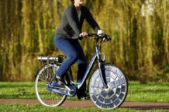 Xe đạp điện tự sạc chạy tốt trong ngày mưa