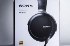 Mở hộp tai nghe giá 15,99 triệu đồng của Sony