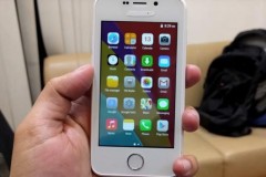 Nhà sản xuất smartphone 4 USD bị kiện vì đơn phương ngừng dịch vụ chăm sóc khách hàng