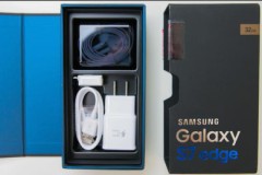 Mở hộp S7 edge bản thương mại đầu tiên trên thế giới