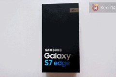 Mở hộp siêu phẩm Galaxy S7 edge: quá nhiều phụ kiện, nên bắt đầu bằng cái gì đây?