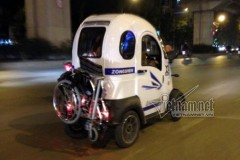 Ô tô điện mini bị cấm vẫn bon bon lượn phố Hà Nội
