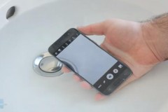 Galaxy S7/S7 edge có dùng được khi bị ướt?