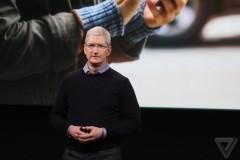 Tim Cook: "Apple đấu tranh với FBI là vì khách hàng"