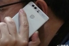 Giám đốc Huawei sử dụng smartphone camera kép, đây là Huawei P9?