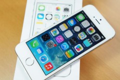 Nhiều cửa hàng bắt đầu nhận đặt mua iPhone SE, giá khoảng từ 11 triệu đồng