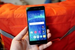 Trên tay Infocus V5/M560, điện thoại FullHD 2.59 triệu đồng