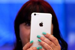 Apple sẽ lời ra bao nhiêu khi người dùng chọn mua iPhone 64 GB thay vì 16 GB?