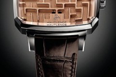 'Sốc nặng' với chiếc đồng hồ gần 300 triệu chỉ để chơi... mê cung