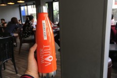 Trên tay máy in nhãn Dymo Label Manager 160