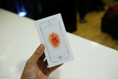 Trên tay iPhone SE vàng hồng tại Việt Nam