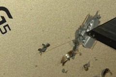 Lớp vỏ của LG G5 thực chất hoàn thiện bằng nhựa?