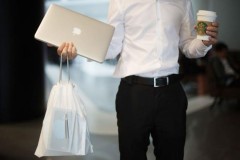 Các cửa hàng Apple sẽ sử dụng túi giấy tái chế thay vì túi nilon