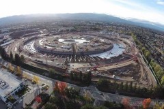 Trụ sở phi thuyền của Apple hiện lên rõ nét qua ống kính Drone