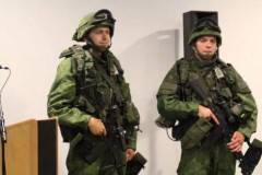 Siêu quân phục Nga “chấp” súng lục bắn ở cư li 10m