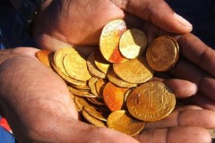 Tàu chất đầy vàng vùi dưới cát sa mạc Namibia