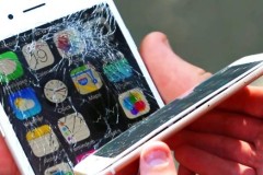 Thử độ bền iPhone 6s và Galaxy S7 bằng máy thả rơi chuyên dụng