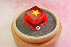 Nút phím cơ in hình Quốc kỳ của Jellykey có giá 430 nghìn đồng