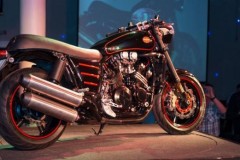 Nét cổ điển đậm chất Hungary của một phiên bản Yamaha VMAX