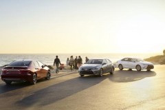 Thêm trang bị, Toyota Camry 2017 vẫn có giá đầy cạnh tranh