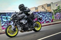 Yamaha FZ-10 2017 đặt chân đến Mỹ, giá từ 290 triệu Đồng