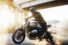 Hé lộ giá BMW RnineT Scrambler 2017 sắp ra mắt