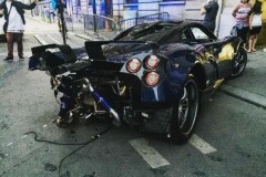 CẬP NHẬT: "Viên ngọc trời" Pagani Huayra Pearl "trọng thương" ở Paris