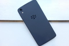 Trên tay DTEK50 – con lai của BlackBerry và Acatel