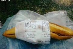 Cười té ghế 1001 kiểu giấy gói bánh mì chỉ có ở Việt Nam