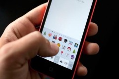 Lắng nghe Siri mi&#234;u tả về emoji tr&#234;n iOS
