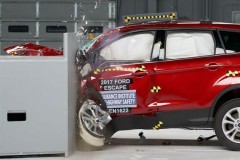 [VIDEO] Ford Escape 2017 cải thiện cấu trúc đầu xe giúp vượt qua bài kiểm tra va chạm của IIHS