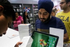 Apple đầu tư mạnh v&#224;o Trung Quốc, m&#224; qu&#234;n đi "mỏ v&#224;ng" Ấn Độ