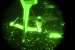 Cận cảnh "Chim ăn thịt" F-22 tiếp nhiên liệu trong đêm