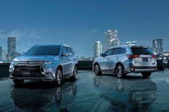 Rầm rập mua ôtô, dân Việt vượt Malaysia, Singapore