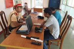 Giấy phép lái xe giả lại hoành hành