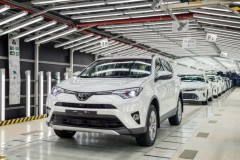 Toyota ra mắt phiên bản RAV4 đầu tiên được sản xuất tại Nga