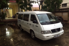 CSGT Hà Nội phát hiện xe ô tô chở nhiều khúc gỗ, nghi là sưa đỏ quý hiếm