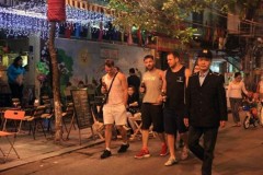 Có gì hấp dẫn tại phố đi bộ hồ Hoàn Kiếm?