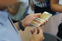 Galaxy Note 7 mới bán chính thức đã gặp đủ vấn đề