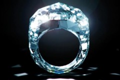 Chàng trai nhặt được nhẫn kim cương trị giá 42 triệu, nhưng vẫn tiếc ngẩn tiếc ngơ