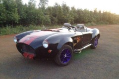 Chiêm ngưỡng “siêu xe” Shelby Cobra tự chế độc đáo của thợ Việt
