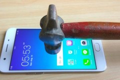 Kinh ngạc về độ bền của OPPO F1s trong bài thử nghiệm với búa