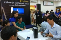 TGDD trao Galaxy Note 7 cho những kh&#225;ch h&#224;ng đầu ti&#234;n