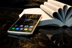 Tr&#234;n tay Lenovo Vibe X3: Khi flagship gi&#225; chỉ c&#242;n 5 triệu