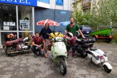 Vespa 125 'tàn tạ' sau chuyến xuyên lục địa của sinh viên Mỹ thuật