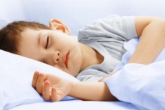 Video: Tại sao trẻ con cần đi ngủ trước 9h tối?