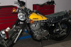 Chi tiết Yamaha SR400 bản kỷ niệm 60 năm với giá bán 200 triệu Đồng tại Việt Nam