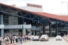 Ô tô chỉ ra vào sân bay đón/trả khách cũng bị mất phí