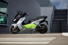 BMW C Evolution 2017: Mạnh mẽ và "dai sức" hơn